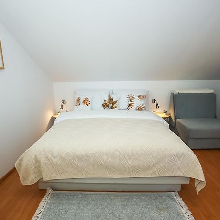 Z&A Studio Apartment With Parking Božava 外观 照片
