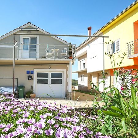 Z&A Studio Apartment With Parking Božava 外观 照片